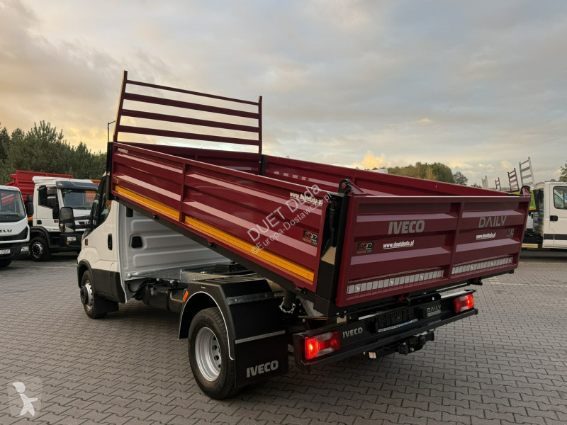 Véhicule utilitaire Iveco 65C18 V H