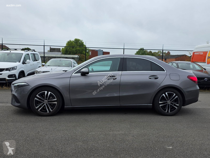 Véhicule utilitaire Mercedes a 180