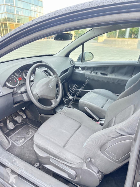 Véhicule utilitaire Peugeot 207