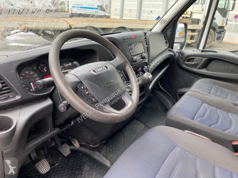 Véhicule utilitaire Iveco 35C14 Empattement...