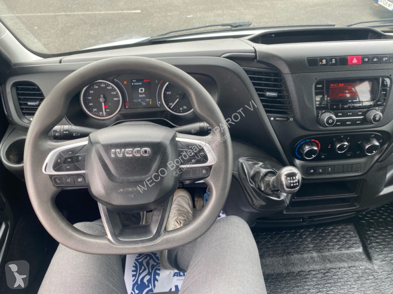 Véhicule utilitaire Iveco 35C14 D Empattement...