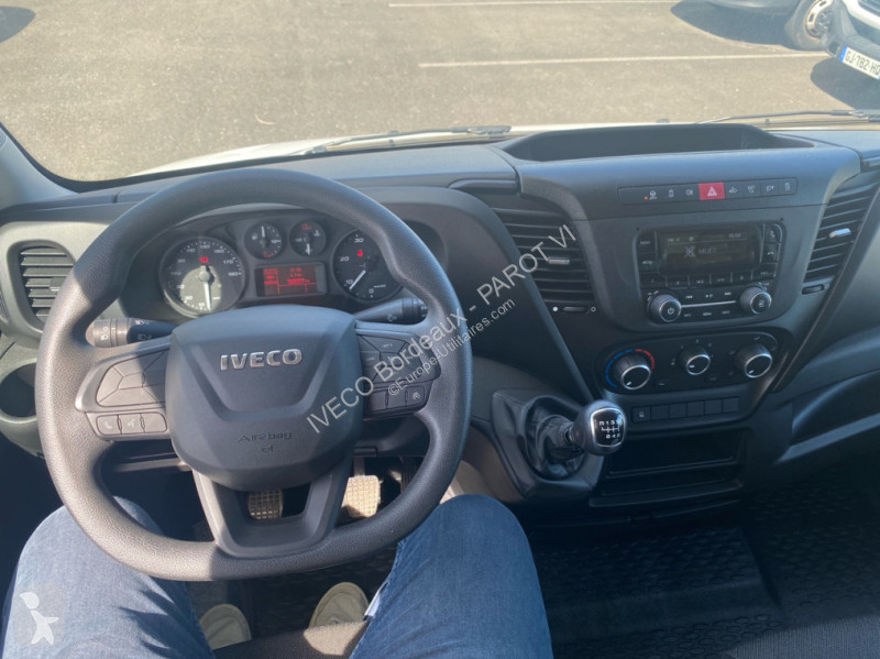 Véhicule utilitaire Iveco 35C16H empattement...
