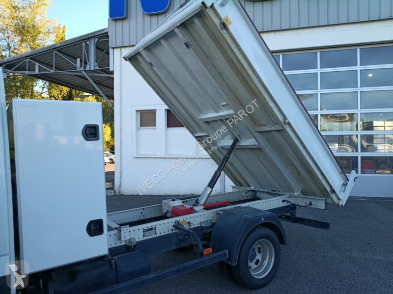 Véhicule utilitaire Iveco 35C16H empattement...