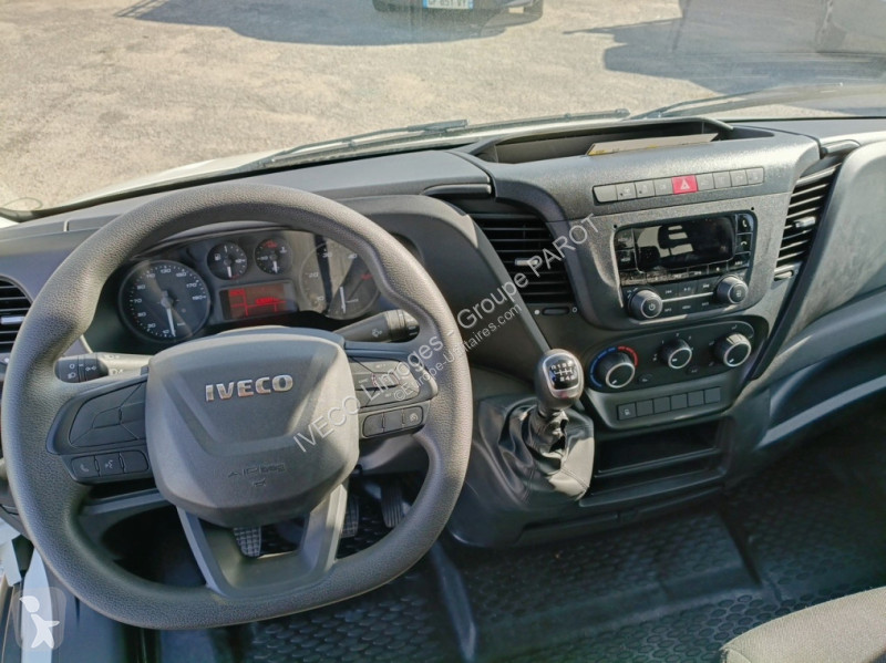 Véhicule utilitaire Iveco 35C16H empattement...