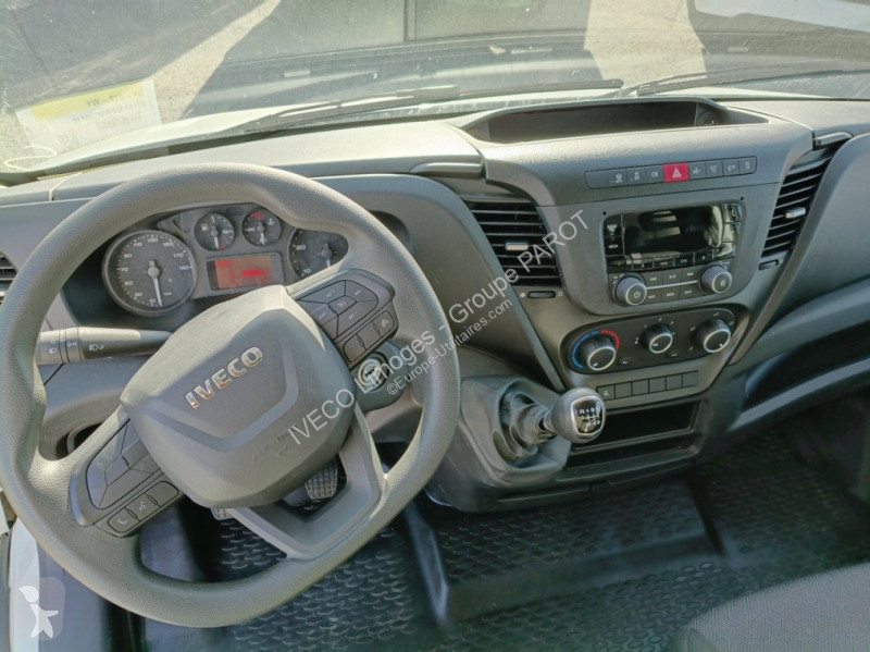 Véhicule utilitaire Iveco 35C16H empattement...