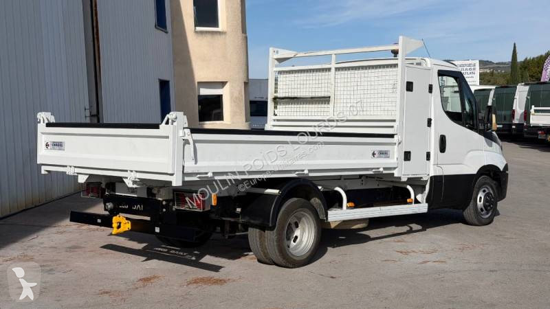 Véhicule utilitaire Iveco 35C13
