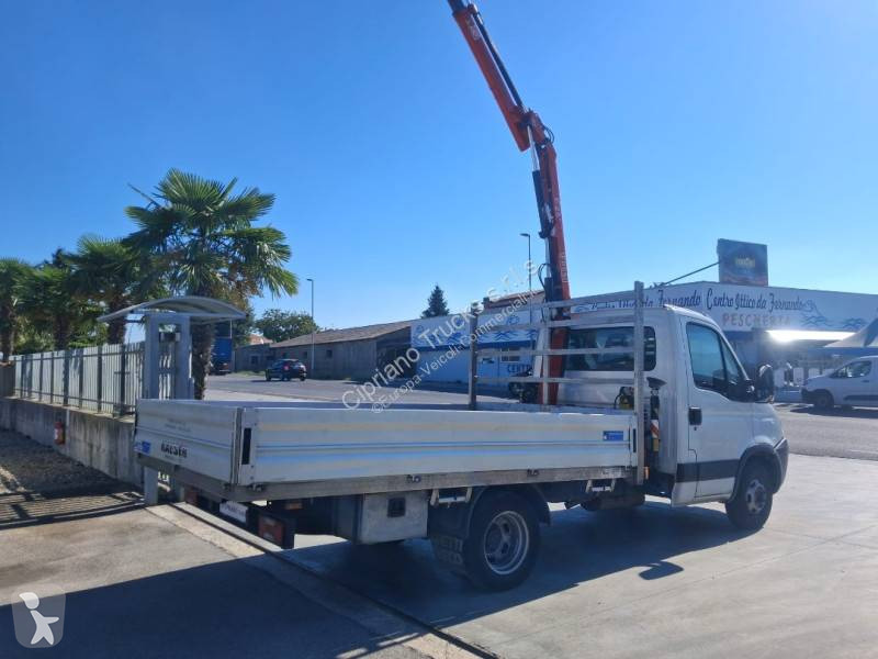 Véhicule utilitaire Iveco 35C12