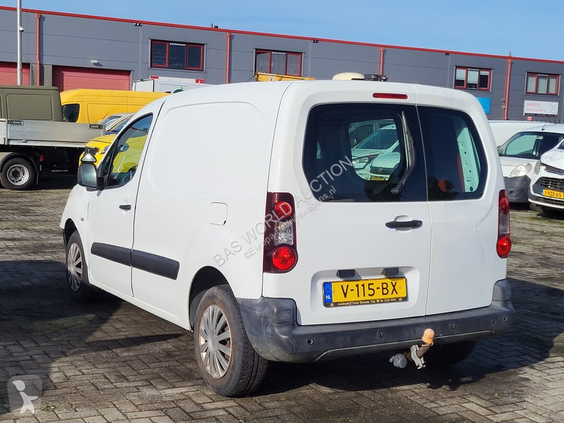 Véhicule utilitaire Peugeot 99pk
