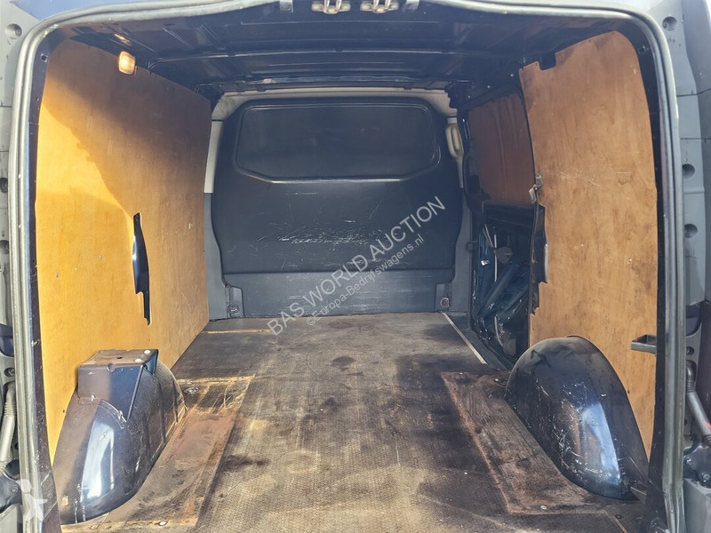 Véhicule utilitaire Mercedes 109
