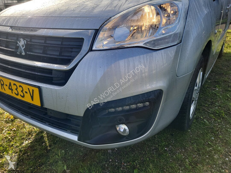Véhicule utilitaire Peugeot 99pk