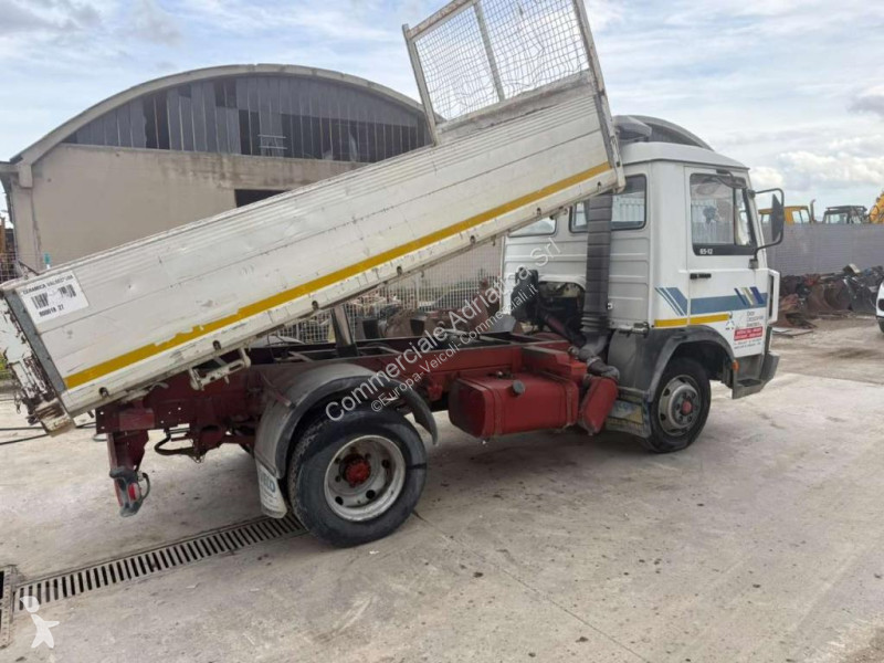 Véhicule utilitaire Iveco 65-12