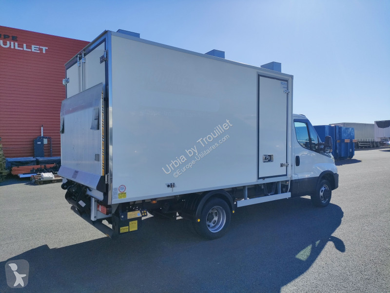 Véhicule utilitaire Iveco FRIGO 14M3 160 CV RJ...
