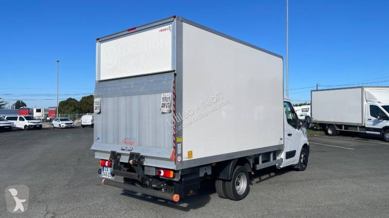 Nissan  van