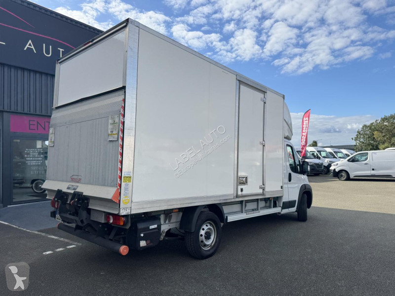 Fiat DUCATO CAISSE 20M3 + HAYON 3T5 MAXI 2.2...