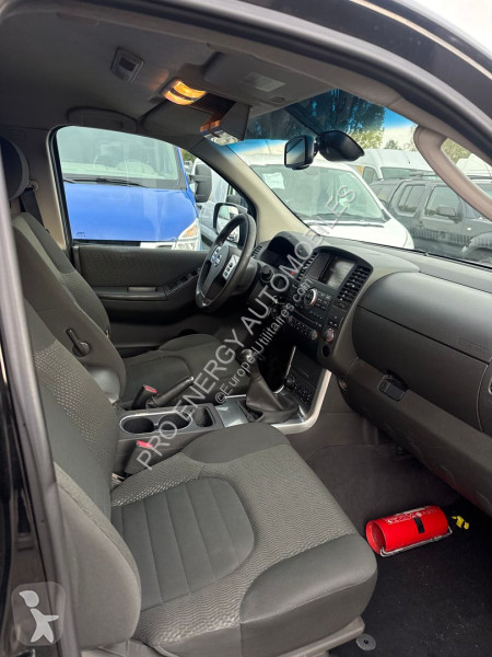 Nissan NAVARA 2.5 DCI 190CH DOUBLE-CAB SE van