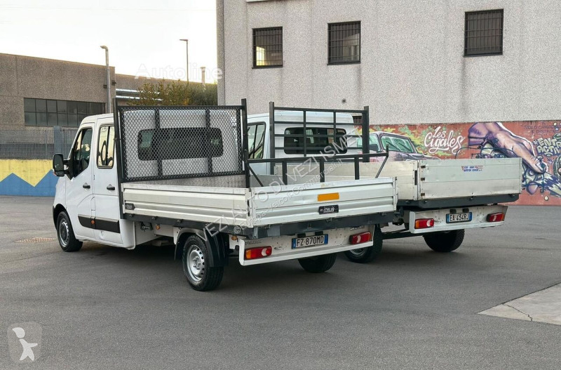 Renault master van