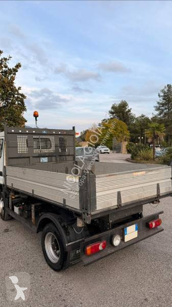 Mitsubishi Fuso 5S13 van