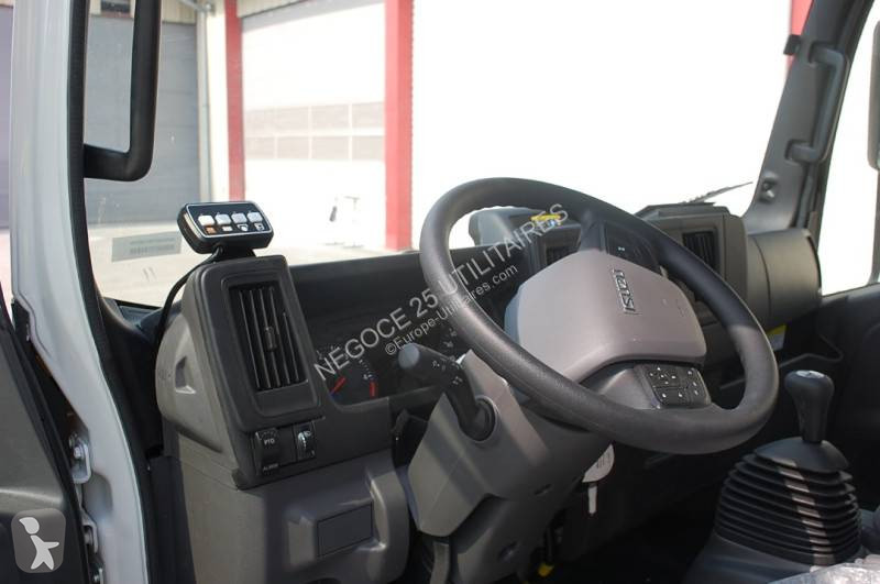 Isuzu  van