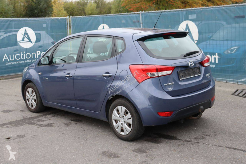 Hyundai ix20 van