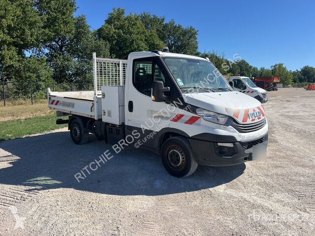 Iveco  35-12 van