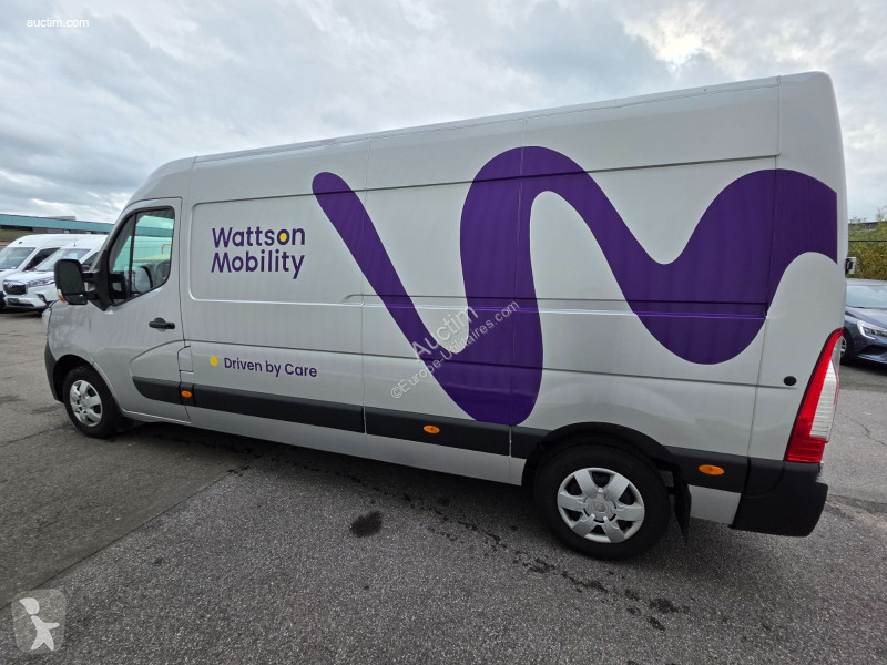 Renault master van