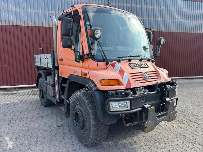 Furgoneta Mercedes U4000 mit Kipppritsche