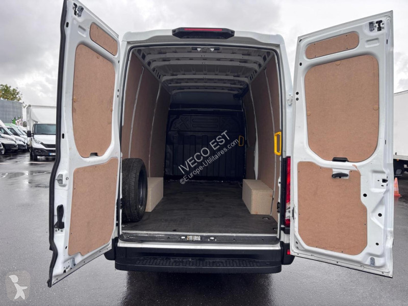 Varevogn Iveco 35S Fg 35S14 V12 - FOURGON 12 M3...