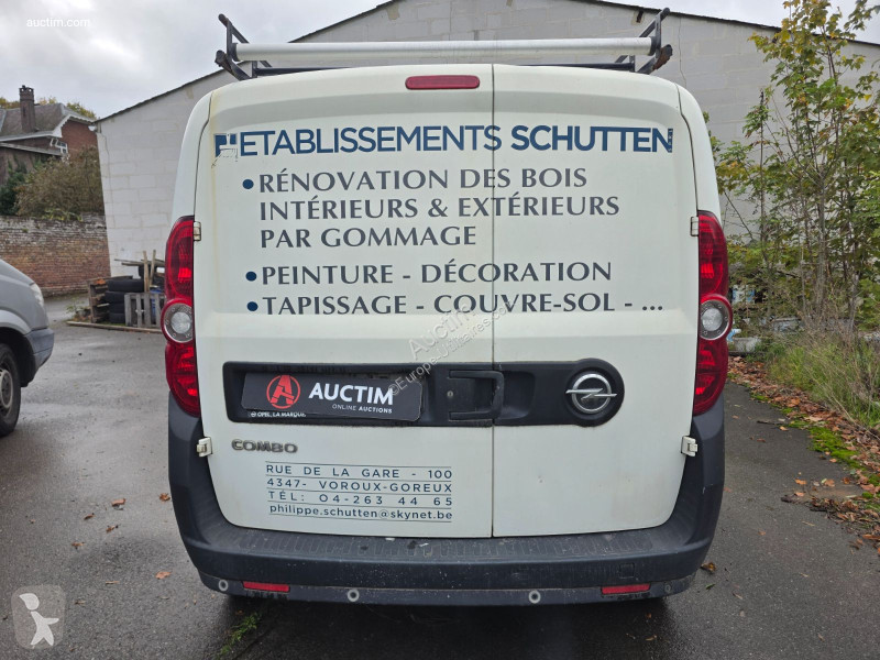 Furgoneta Opel combo