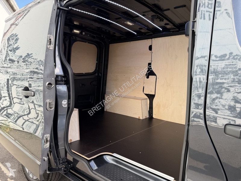 Furgoneta Renault TRAFIC III FG COMETE L1H1 3T...