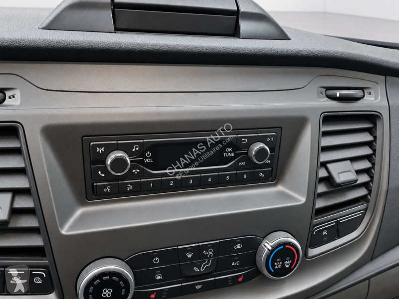 Véhicule utilitaire Ford 320 L1H1 2.0 TDCi 130...