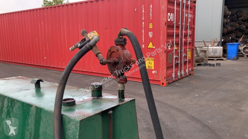 Autoutilitară  DIESELTANK + LEKBAK