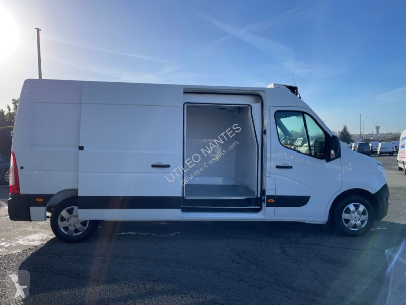 Véhicule utilitaire Nissan