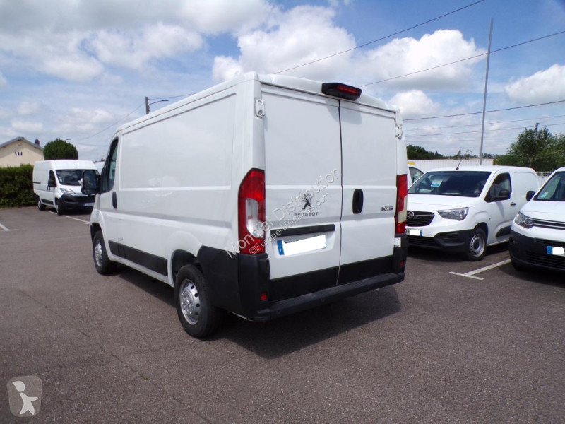 Véhicule utilitaire Peugeot L1H1 BLUEHDI 120...