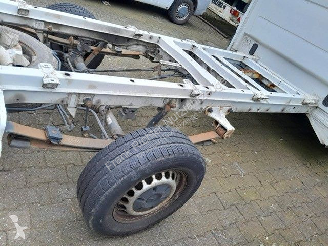 Véhicule utilitaire Mercedes...