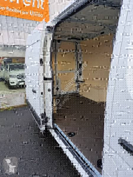 Furgoneta Nissan
