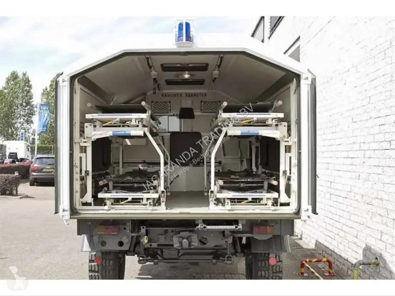 Véhicule utilitaire Unimog 4x4 U1300 Ambulance
