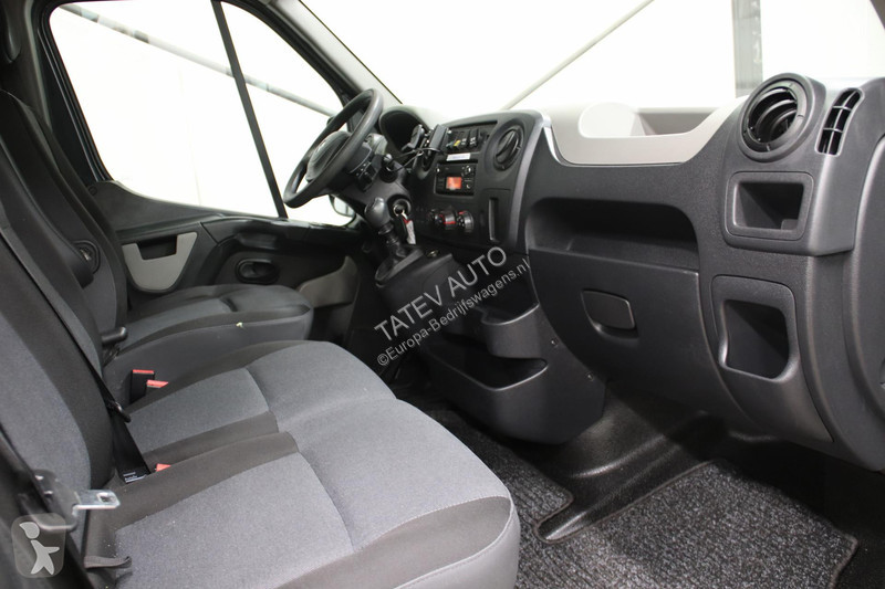 Véhicule utilitaire Renault FINANCIAL LEASE €...