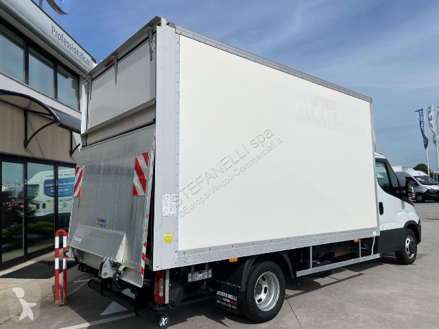 Autoutilitară Iveco DAILY 35C16H BOX + SPONDA N