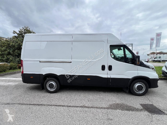 Veicolo commerciale Iveco DAILY 35S16 V