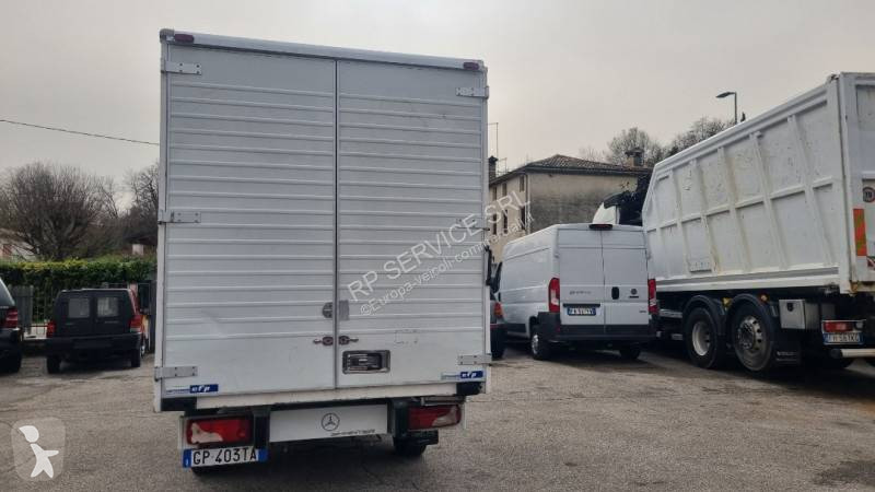 Véhicule utilitaire Mercedes