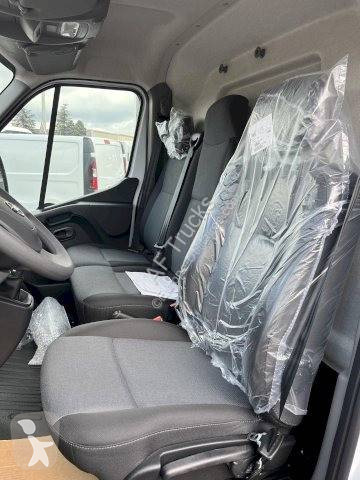 Autoutilitară Nissan