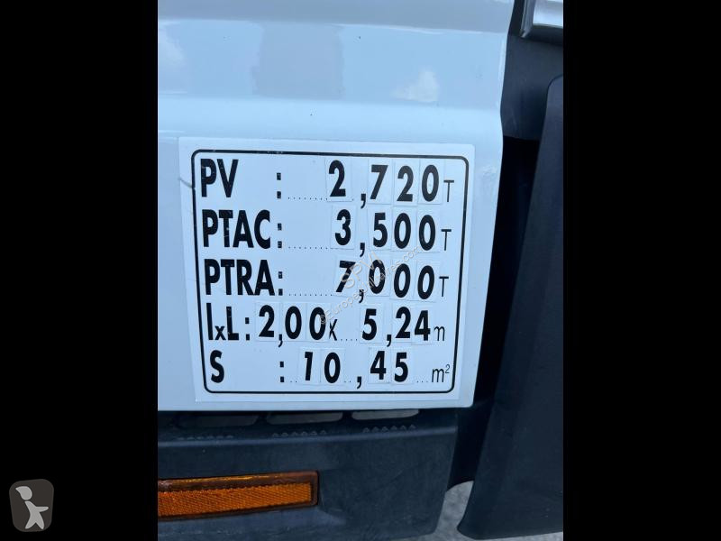 Véhicule utilitaire Fuso