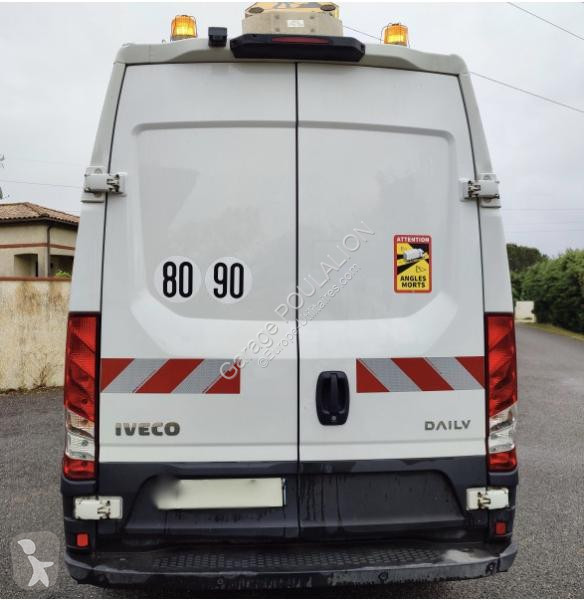 Véhicule utilitaire Iveco CAISSE POLYFOND...