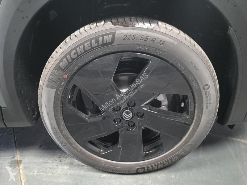 Véhicule utilitaire Citroën C5 AIRCROSS 1.2i...