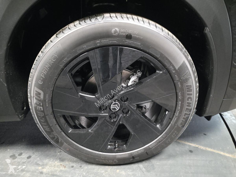 Véhicule utilitaire Citroën C5 AIRCROSS 1.2i...