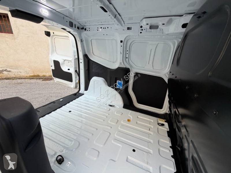 Комерційні автомобілі Ford