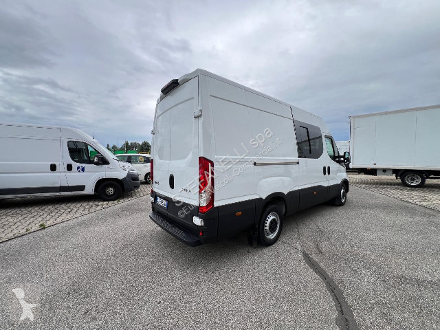 Autoutilitară Iveco DAILY 35S16 V 7 posti
