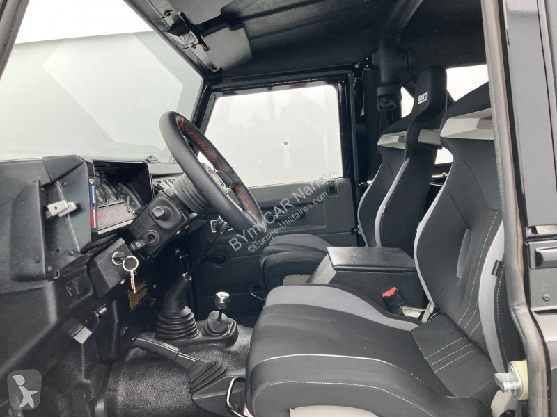 Véhicule utilitaire Land Rover 90 Defender TDI
