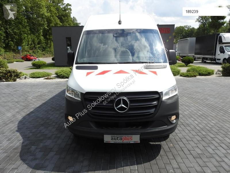 Véhicule utilitaire Mercedes SPRINTER FURGON...