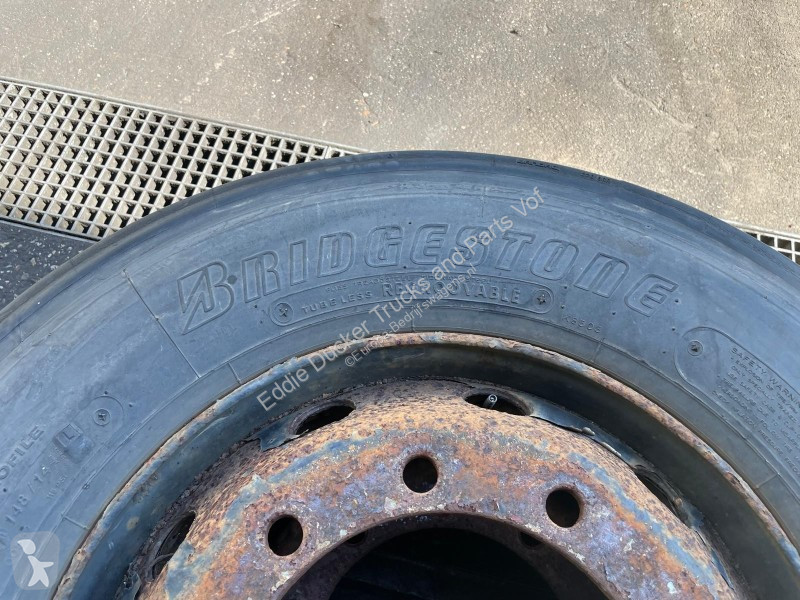 Veículo utilitário Bridgestone V-STEEL...